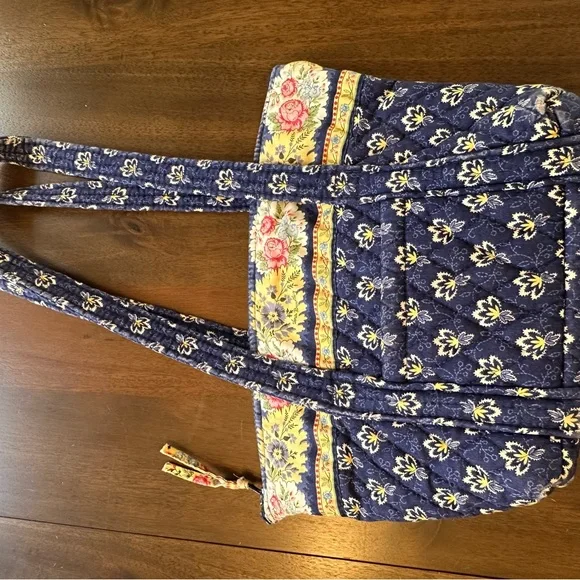 Vera Bradley Madison Blue Retired Quilted Floral Navy Shoulder Bag - Picture 2 of 6